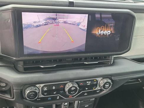 Used 2024 Jeep Wrangler Unlimited Sahara AWD/4WD image 7