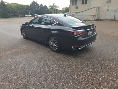 Used 2024 Lexus ES 300h Ultra Luxury w/ Accessory Package (Z1) FWD image 13