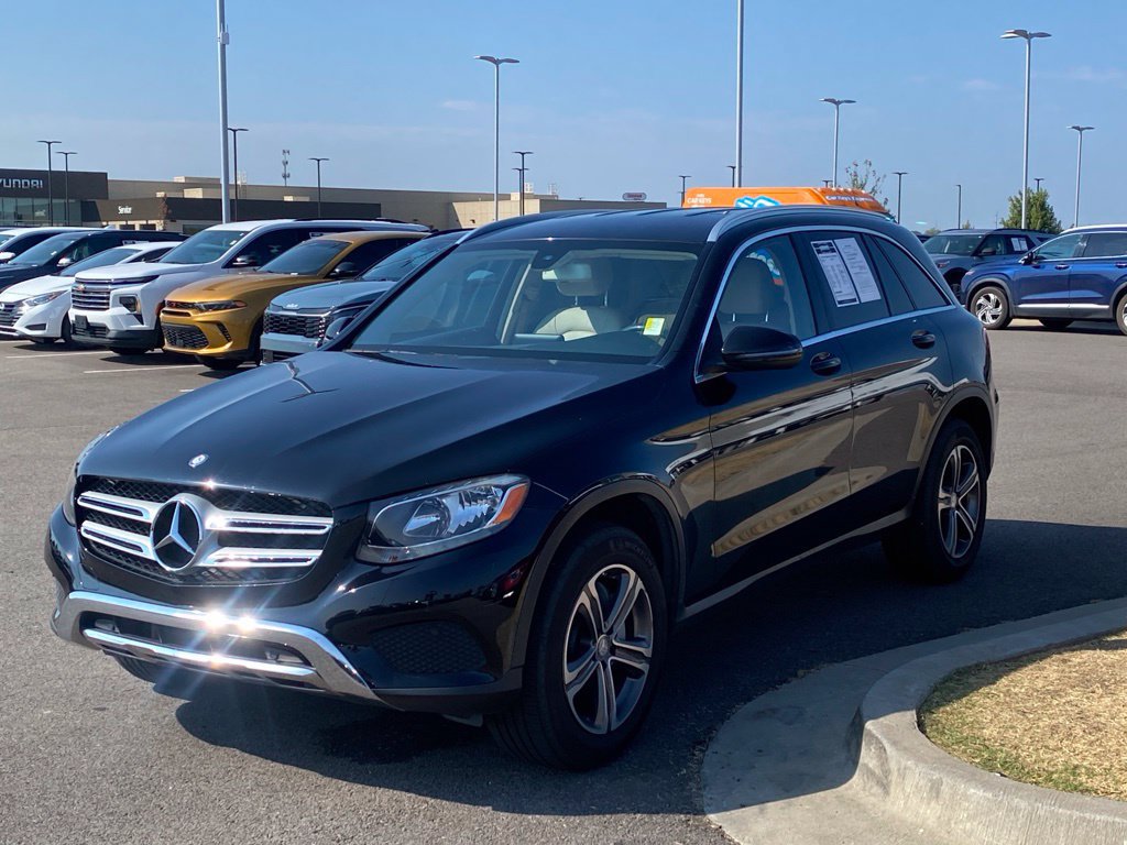 Used 2016 Mercedes-Benz GLC 300 4MATIC image 3