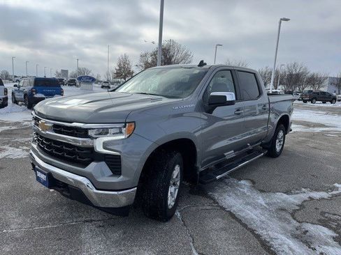 Used 2025 Chevrolet Silverado 1500 LT image 3