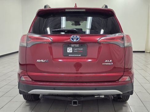 Used 2018 Toyota RAV4 XLE image 14