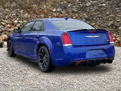 Used 2019 Chrysler 300 Touring w/ Sport Appearance Package image 10