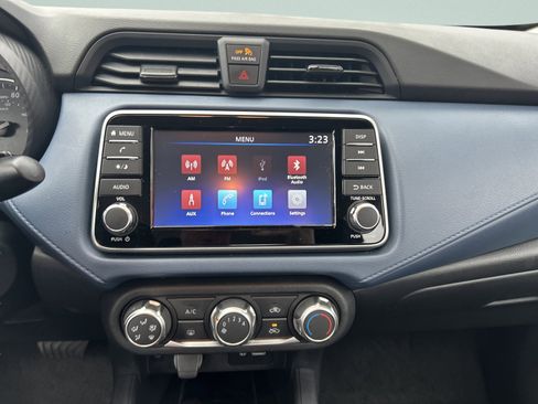 Used 2025 Nissan Versa SV FWD image 20