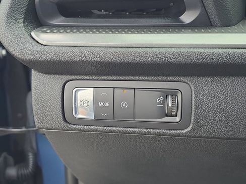 New 2026 Chevrolet Traverse LT w/ Sun and Wheel Package FWD image 23