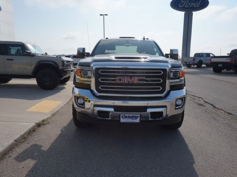 Used 2018 GMC Sierra 2500 SLT w/ Duramax Plus Package AWD/4WD image 7