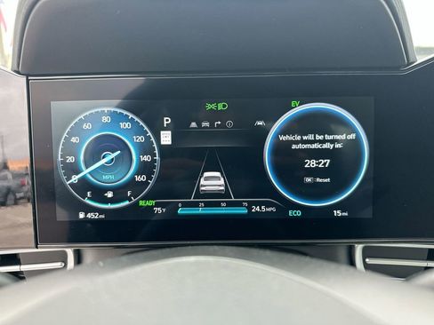 New 2025 Hyundai Elantra Limited image 40