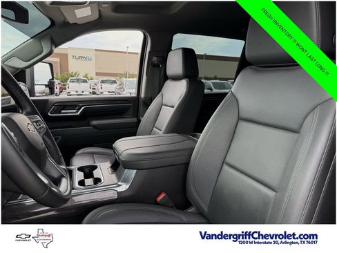 Used 2025 Chevrolet Silverado 2500 LTZ w/ LTZ Convenience Package AWD/4WD image 22