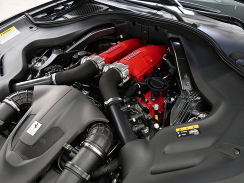 Used 2019 Ferrari Portofino RWD image 48