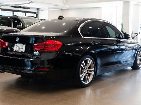 Used 2018 BMW 330i Sedan RWD image 4