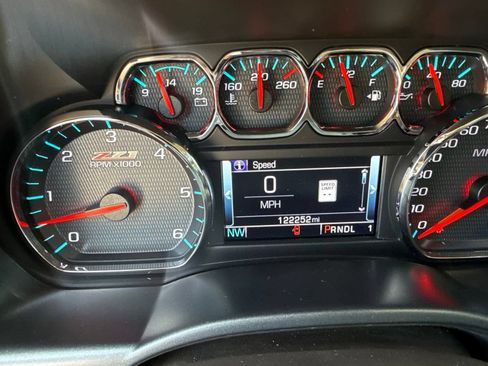 Used 2018 Chevrolet Silverado 2500 LTZ w/ Vortec Plus Package AWD/4WD image 24