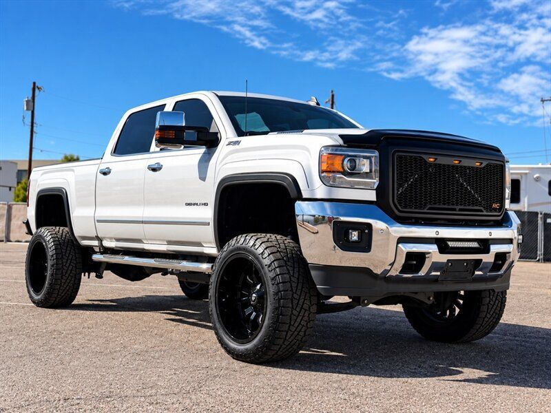 Used 2018 GMC Sierra 2500 SLT w/ Duramax Plus Package AWD/4WD image 1