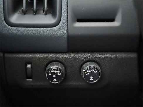 Used 2022 Chevrolet Colorado Z71 image 23