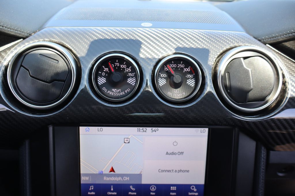 Used 2021 Ford Mustang Shelby GT500 w/ Carbon Fiber Track Pack RWD image 16