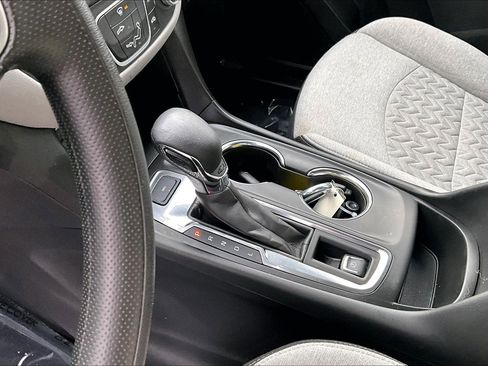 Used 2022 Chevrolet Equinox LS w/ LS Convenience Package image 15