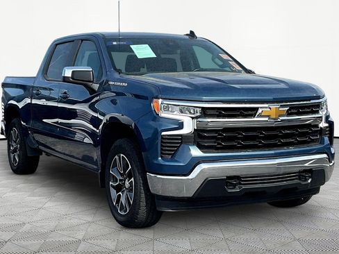 Used 2024 Chevrolet Silverado 1500 LT image 3