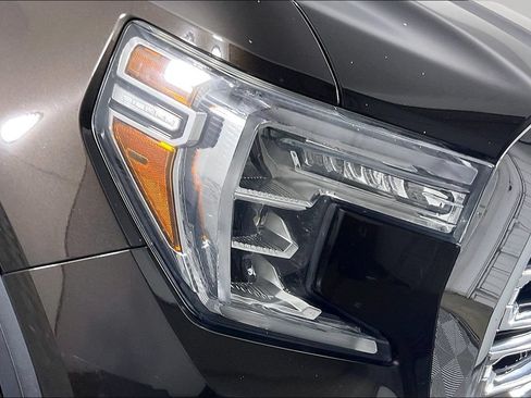 Used 2019 GMC Sierra 1500 SLT w/ SLT Premium Package AWD/4WD image 26