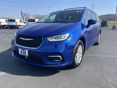 Used 2021 Chrysler Pacifica Touring-L