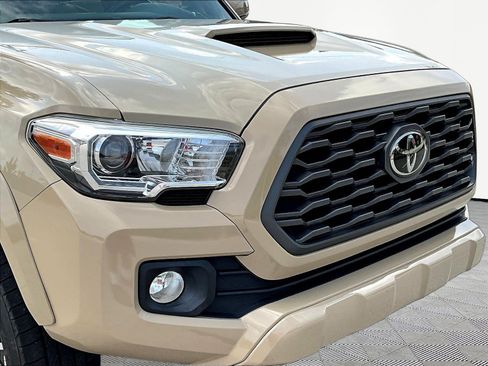 Used 2020 Toyota Tacoma TRD Sport AWD/4WD image 32