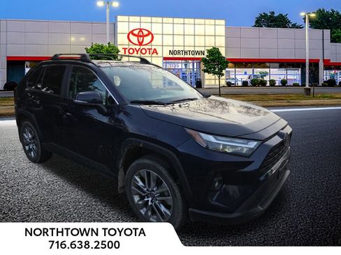 Used 2023 Toyota RAV4 XLE Premium image 1