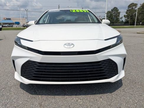 Used 2025 Toyota Camry LE FWD image 7