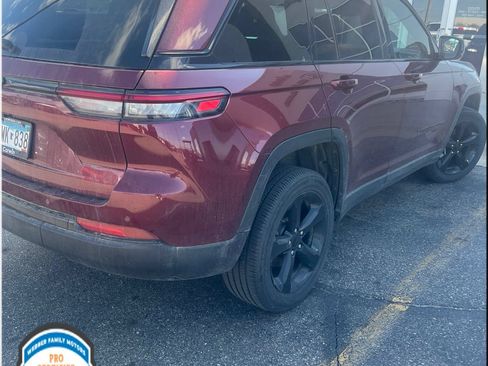 Used 2023 Jeep Grand Cherokee Altitude AWD/4WD image 4