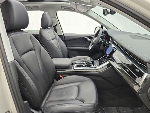 Used 2023 Audi Q7 2.0T Premium Plus w/ Premium Plus Package AWD/4WD image 19