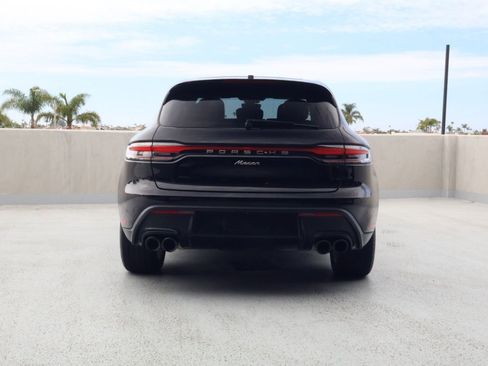 Certified 2025 Porsche Macan w/ Premium Package Plus AWD/4WD image 8