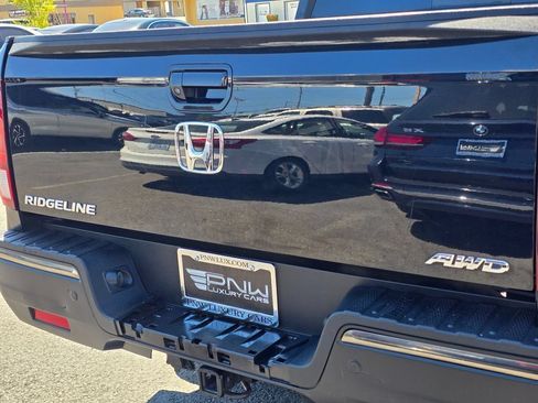 Used 2020 Honda Ridgeline Black Edition image 11