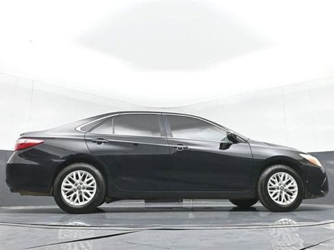 Used 2016 Toyota Camry LE image 44