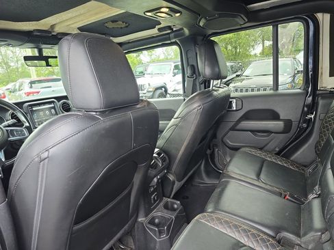 Used 2021 Jeep Gladiator Overland image 13