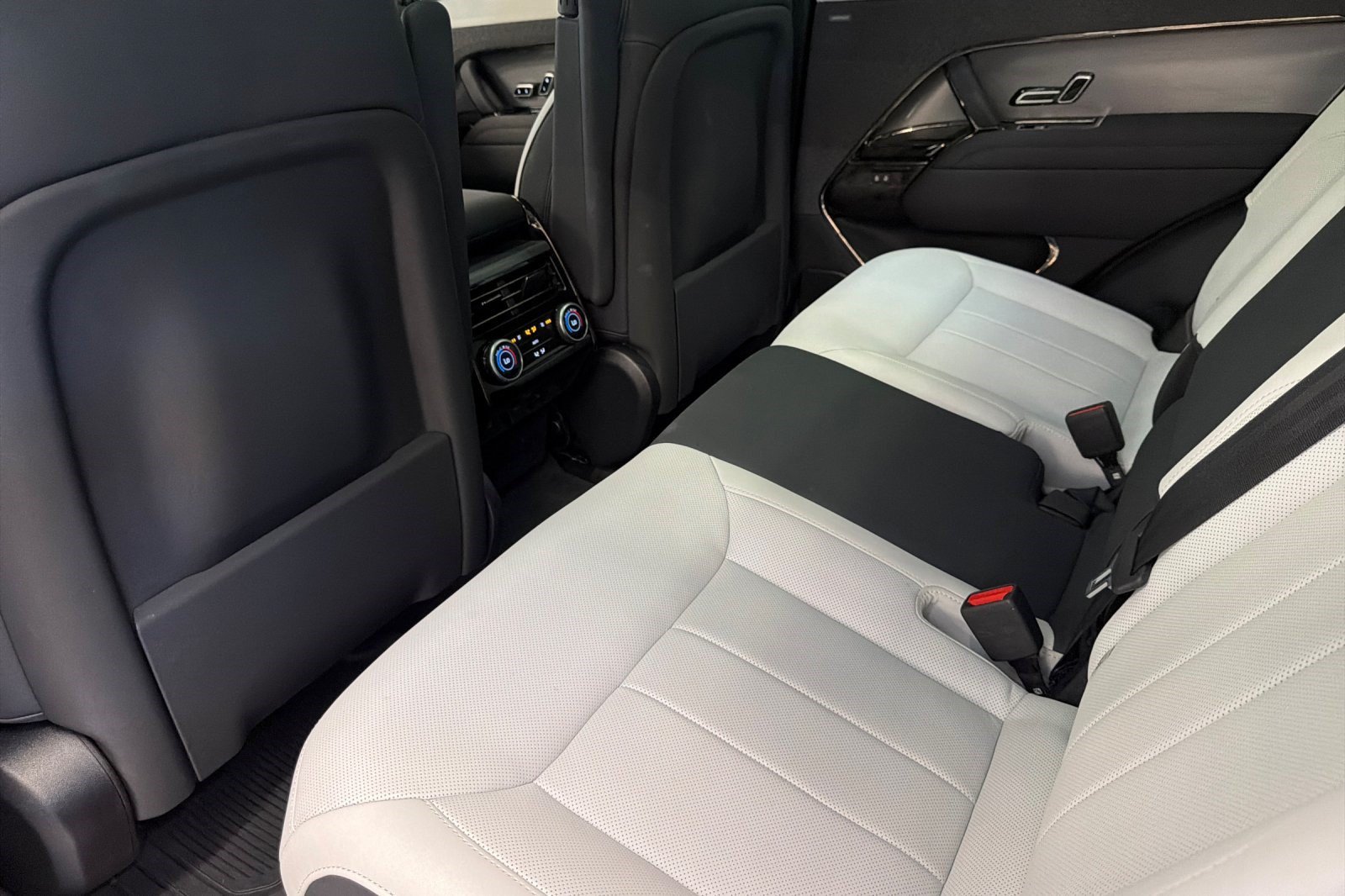 Used 2023 Land Rover Range Rover Sport SE Dynamic AWD/4WD image 26