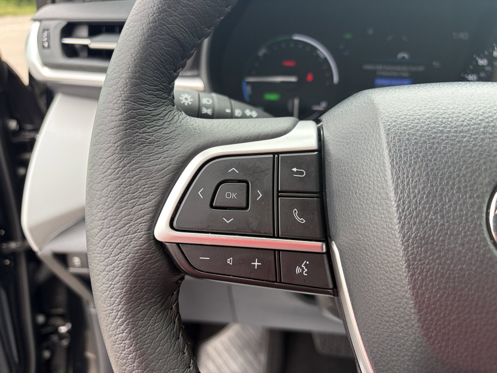 Used 2026 Toyota Sienna XLE FWD image 16