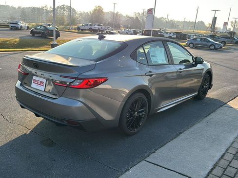 New 2026 Toyota Camry SE image 5
