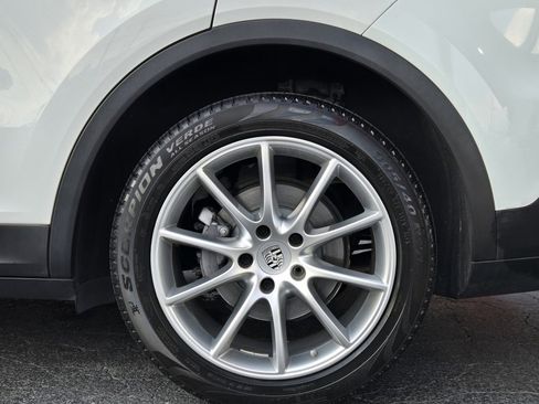 Used 2019 Porsche Cayenne image 7