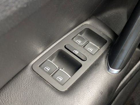 Used 2017 Volkswagen Passat 1.8T R-Line image 25