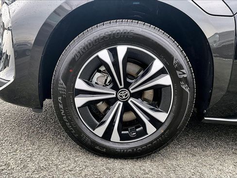 Used 2025 Toyota bZ4X FWD image 8