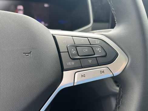 New 2025 Volkswagen Taos SE image 19