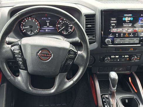 Used 2022 Nissan Frontier Pro-X RWD image 17