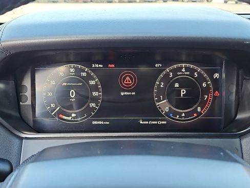 Used 2018 Land Rover Range Rover Velar R-Dynamic SE image 20