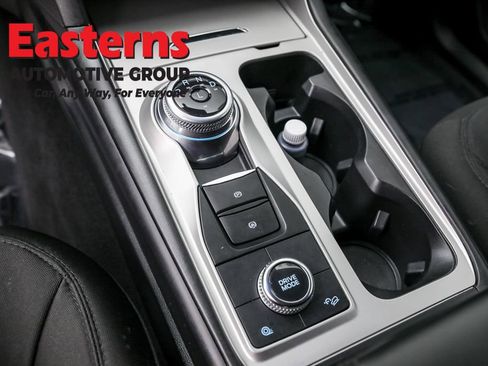 Used 2022 Ford Explorer XLT image 13