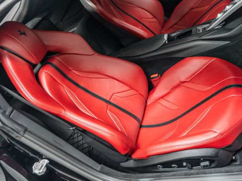 Used 2020 Ferrari 812 Superfast image 26