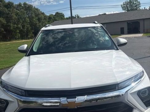 Used 2025 Chevrolet TrailBlazer LT AWD/4WD image 4