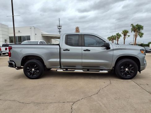Used 2023 Chevrolet Silverado 1500 Custom image 8