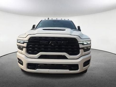 Used 2025 RAM 3500 Limited AWD/4WD image 2