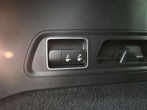 Used 2026 Mercedes-Benz GLS 450 4MATIC image 36