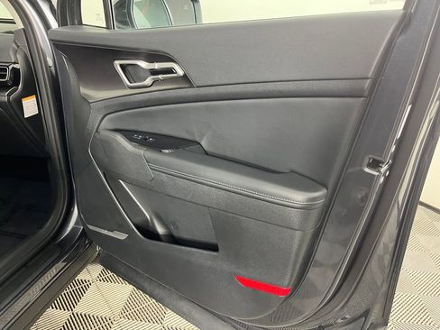 Used 2023 Kia Sportage EX AWD/4WD image 16