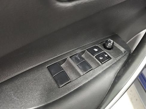 Used 2021 Toyota Corolla SE w/ SE Premium Package FWD image 13