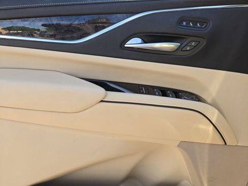 Certified 2024 Cadillac Escalade Premium Luxury w/ Performance Package AWD/4WD image 15