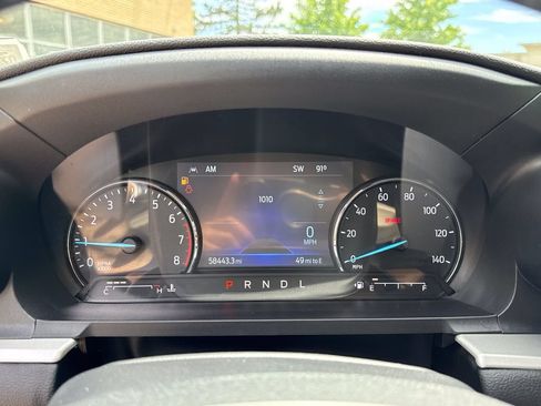Used 2023 Ford Explorer XLT AWD/4WD image 20