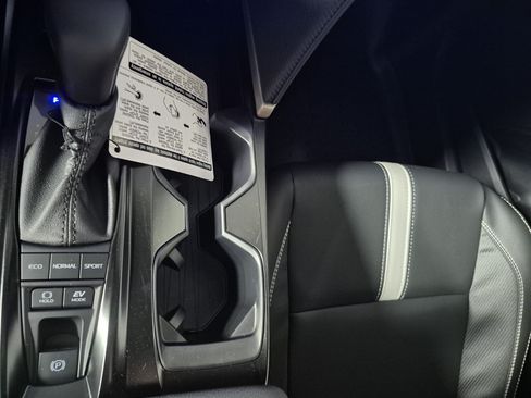 New 2026 Toyota Camry Hybrid FWD image 27